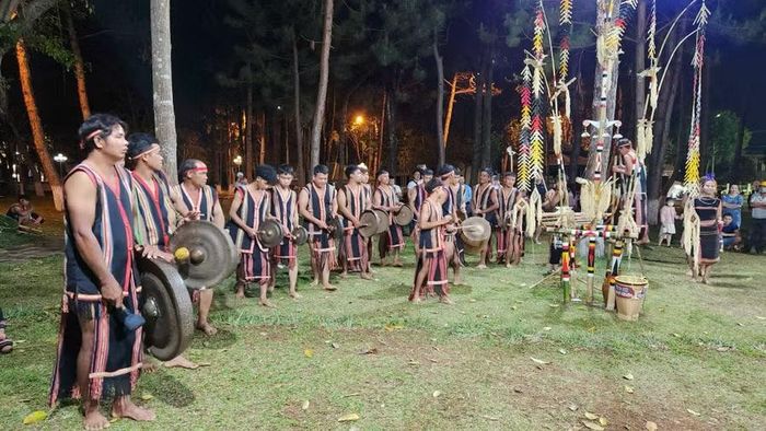 Văn hóa cồng chiêng Tây Nguyên.