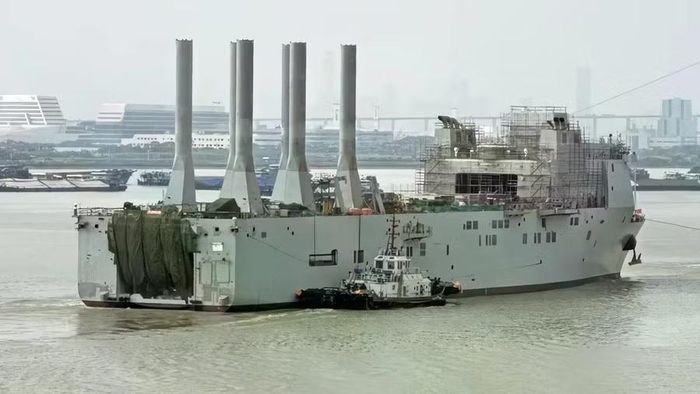 Chiếc tàu thứ hai của Trung Quốc dùng để vận chuyển, hạ thủy và thu hồi các phương tiện dưới nước không người lái.