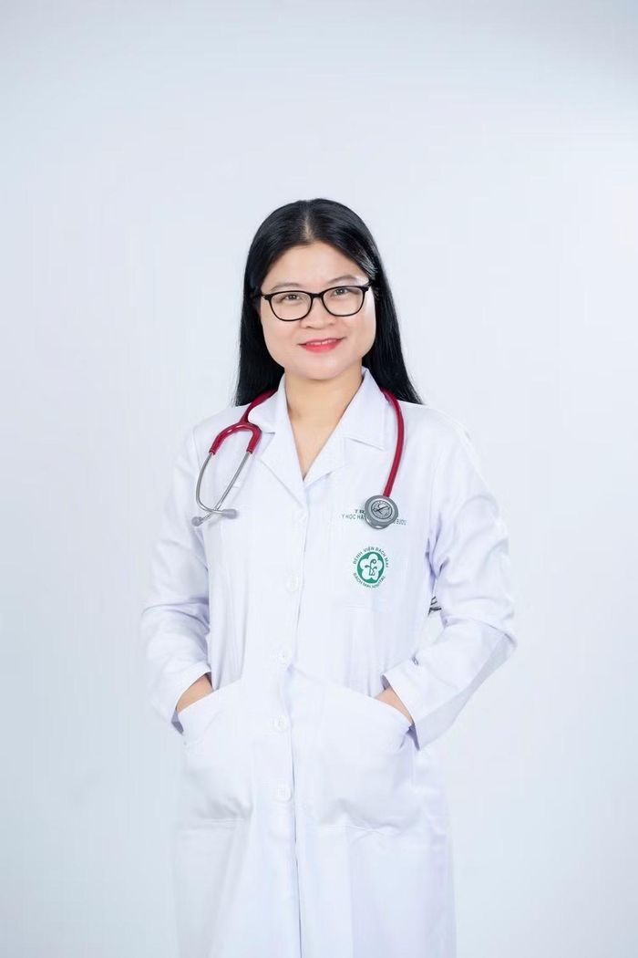 Với nữ bác sĩ, đây là mối liên kết cần được vun đắp theo cả hai chiều: Việt Nam tiếp nhận những tiến bộ phù hợp của thế giới, đồng thời chủ động đóng góp tiếng nói, kinh nghiệm thực tiễn và năng lực chuyên môn của mình vào cộng đồng y khoa quốc tế.