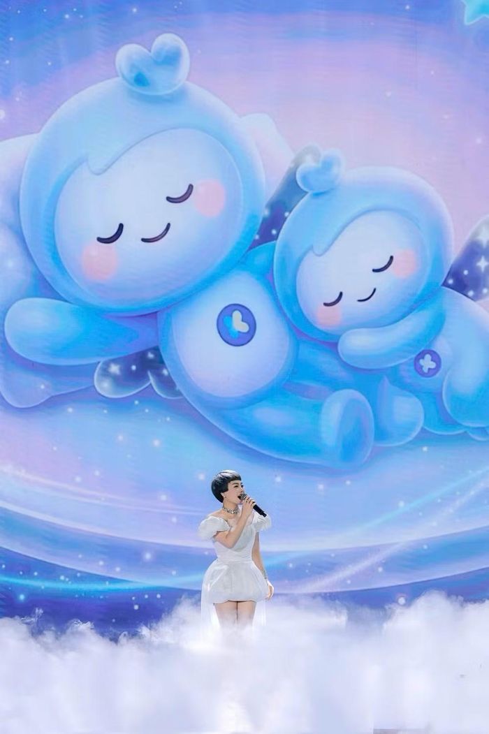 Với Ngọc Khuê, phụ nữ hạnh phúc không nhất thiết phải hoàn thành mọi kỳ vọng của người khác, mà là người biết sống có trách nhiệm với những người mình yêu thương, không đánh mất chính mình. Ảnh: NVCC