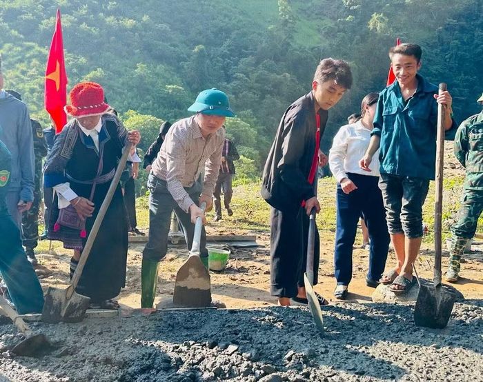 Trạm Tấu tiếp tục ưu tiên đầu tư giao thông nông thôn, sửa chữa các công trình phục vụ sản xuất, sinh hoạt và hoàn thiện những hạng mục hạ tầng thiết yếu tại các thôn.