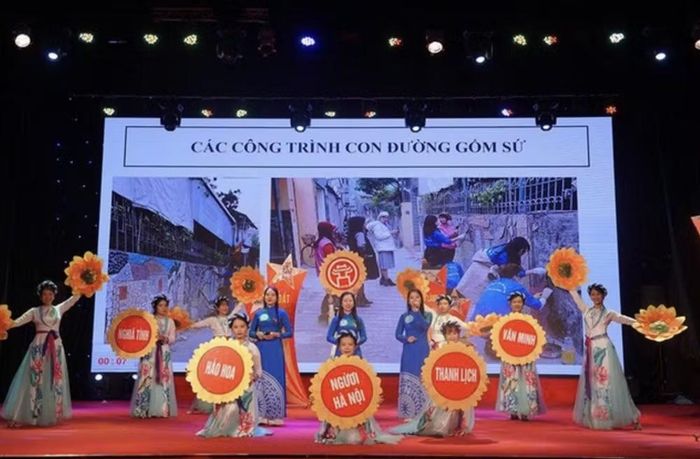 Từ những cách làm cụ thể tại cơ sở, Hà Nội từng bước lan tỏa cách ứng xử văn hóa, nếp sống thanh lịch, văn minh. Ảnh: Sở VHTTDL Hà Nội