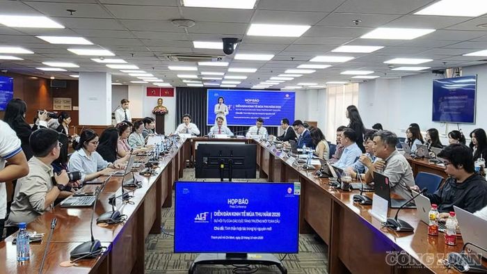 Quang cảnh buổi Họp báo Diễn đàn Kinh tế Mùa thu 2026. Ảnh: Chính Kỳ.