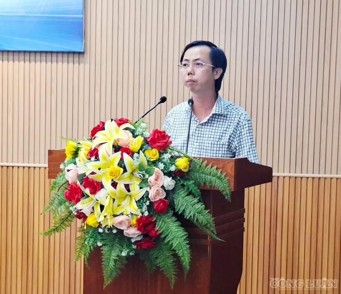 Ông Lý Vỹ Triều Dương, Phó Giám đốc Sở Văn hóa, Thể thao và Du lịch tỉnh Cà Mau ,thông tin tại buổi họp báo.
