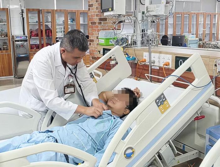 Ngay sau khi nhận thông tin, Bệnh viện Bạch Mai phối hợp với Bệnh viện Đa khoa Thường Tín tư vấn chuyên môn, điều phối và tiếp nhận người bệnh.