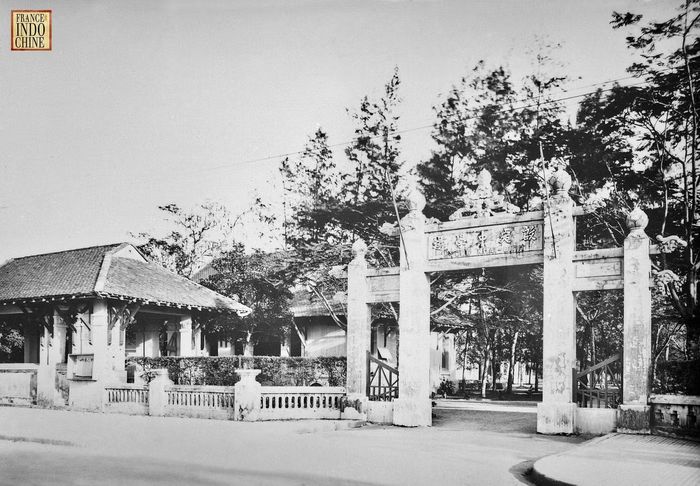 Trường Quốc học buổi đầu. Ảnh: TL