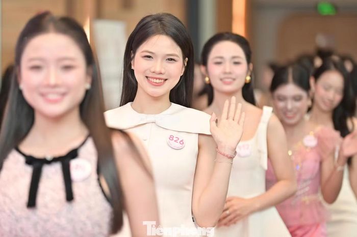 “Qua hành trình Hoa hậu Việt Nam, tôi nhận ra đôi khi một hành động nhỏ, nếu xuất phát từ sự chân thành, cũng có thể tạo nên những thay đổi ý nghĩa”, Ái Linh chia sẻ.