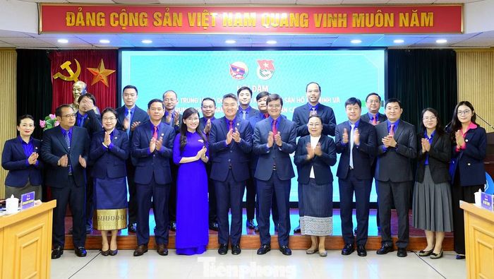 Lãnh đạo và đại biểu T.Ư Đoàn hai nước tại hội đàm. Ảnh: Xuân Tùng