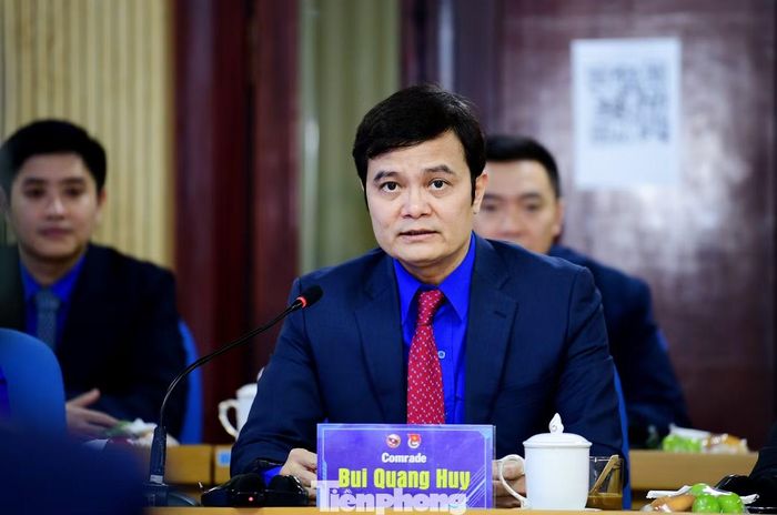 Anh Bùi Quang Huy - Bí thư thứ nhất T.Ư Đoàn TNCS Hồ Chí Minh trao đổi tại hội đàm. Ảnh: Xuân Tùng