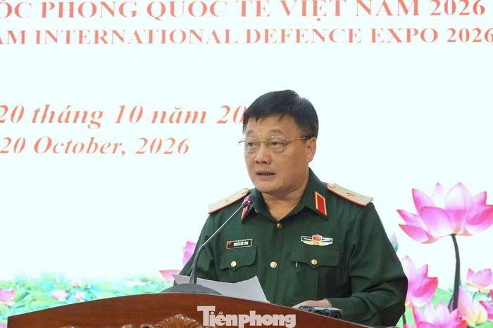 Thiếu tướng Nguyễn Đức Tăng thông tin tại buổi họp báo.