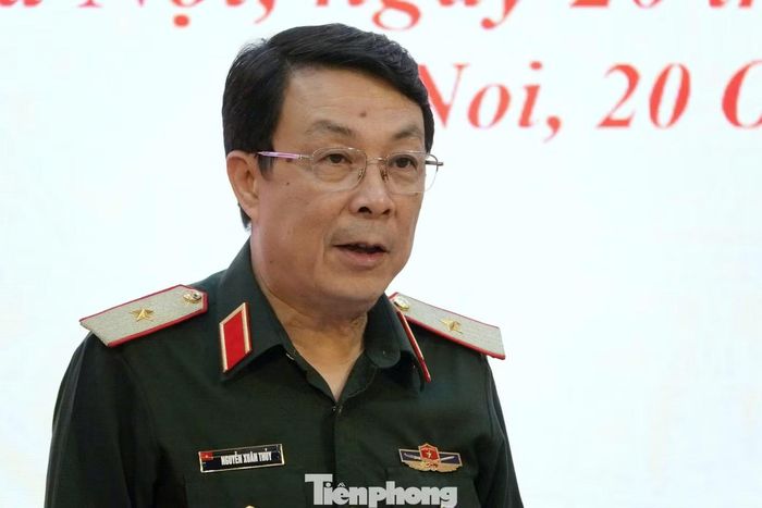 Thiếu tướng Nguyễn Xuân Thủy - Phó Cục trưởng Cục Tuyên huấn (Tổng cục Chính trị), đề nghị các cơ quan báo chí tuyên truyền sâu rộng về triển lãm cùng những thành tựu phát triển của ngành công nghiệp quốc phòng.