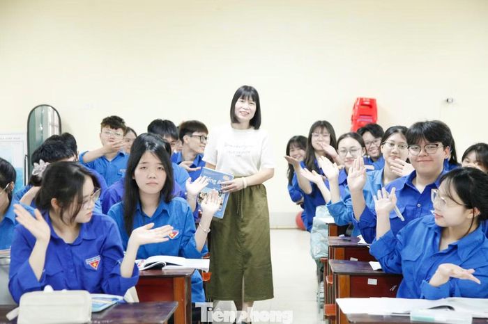 Bắc Ninh tuyển gần 700 giáo viên. Ảnh: Nguyễn Thắng.