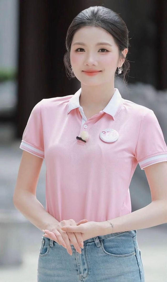 Dù quyết định đăng ký để thử sức trong môi trường mới, Hồng Hạnh thừa nhận thời gian đầu còn nhút nhát, chưa thực sự tự tin thể hiện suy nghĩ và cá tính. Cô có những kỳ vọng riêng nhưng chưa hình dung cuộc thi sẽ mang đến nhiều trải nghiệm đến vậy.