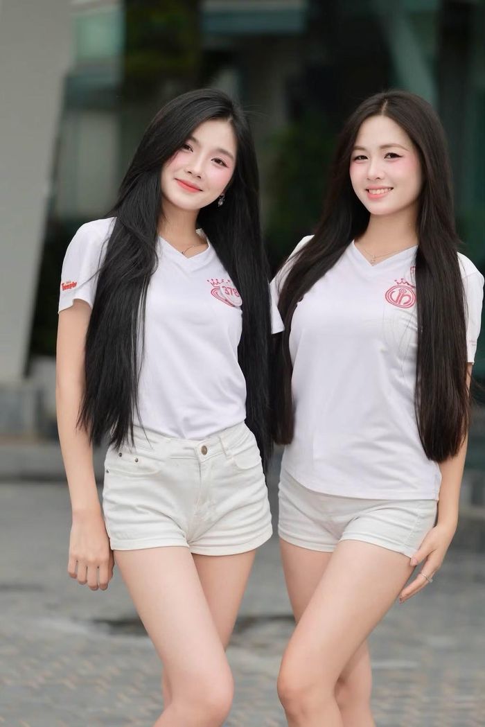 Hồng Hạnh cho biết quá trình trải nghiệm giúp cô nhận ra những hạn chế của bản thân. Những hoạt động cộng đồng giúp cô tập quan sát, sẵn sàng làm từ việc nhỏ, kể cả khi chưa khéo léo. “Em nhận ra rằng không phải lúc nào mình cũng cần phải chứng minh rằng quan điểm của mình là đúng, quan trọng hơn là mình có thể hiểu được tại sao người khác lại suy nghĩ như vậy”, cô nói.