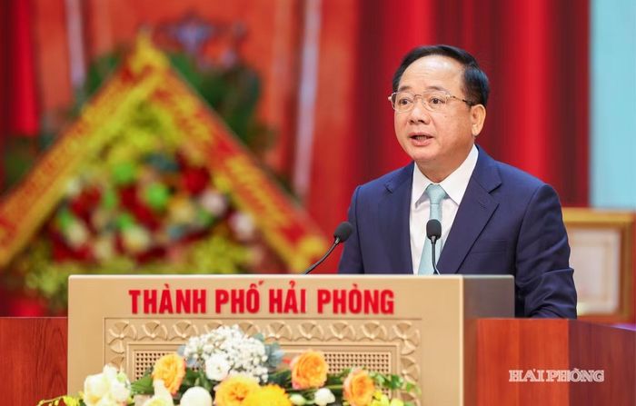 Ủy viên Bộ Chính trị, Bí thư Trung ương Đảng, Trưởng Ban Tuyên giáo Trung ương Trịnh Văn Quyết phát biểu tại buổi lễ. Ảnh: Báo Hải Phòng
