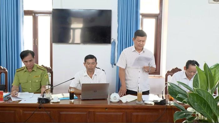 Các cơ quan báo cáo tại buổi làm việc. Ảnh: H. Dung.