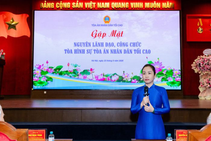 Vụ trưởng Nguyễn Thị Bình tại buổi gặp mặt nguyên lãnh đạo, công chức Toà Hình sự Tòa án nhân dân tối cao.