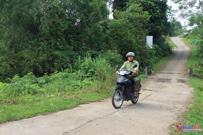 Theo ông La Văn Đại - Người có uy tín ở thôn Vàng, xã Gia Phú, sau sáp nhập, địa bàn rộng hơn, dân cư đông hơn nhưng Người có uy tín sẽ luôn nỗ lực, làm việc bằng cái tâm, vì bà con để đáp ứng tốt yêu cầu, nhiệm vụ được giao. Ảnh: Trọng Bảo