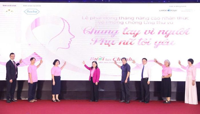 Các đại biểu phát động chương trình. Ảnh: Quỹ NMTS.