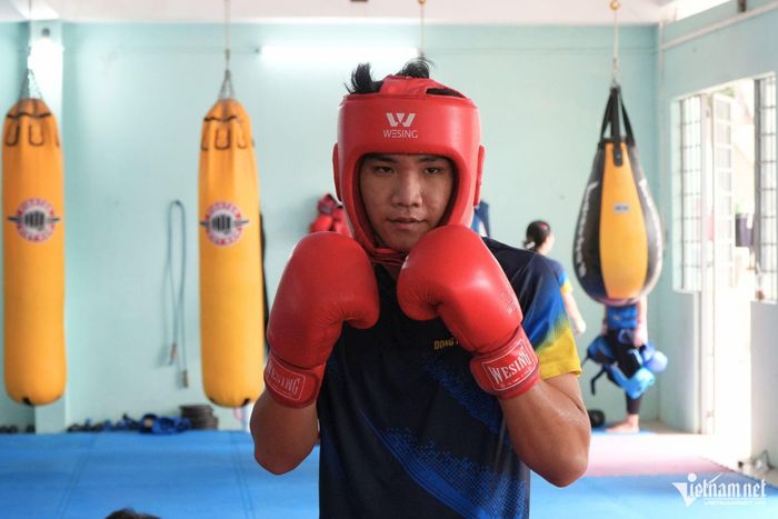 Hoàng Trung Nguyên là vận động viên xuất sắc giành Huy chương Vàng tại Giải Vô địch Kun Khmer Thế giới tại Campuchia. Ảnh: Hoàng Anh