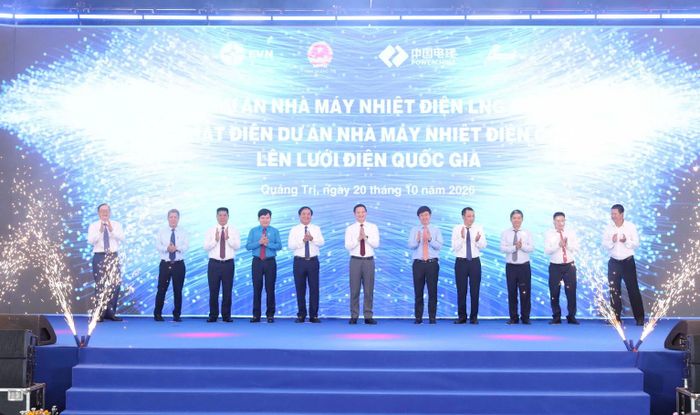 Khởi công Nhà máy nhiệt điện LNG Quảng Trạch II và công bố phát điện nhà máy Nhiệt điện Quảng Trạch I lên lưới điện quốc gia. Ảnh: EVN