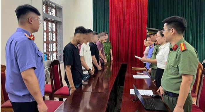  Kiểm sát viên kiểm sát việc thi hành các quyết định tố tụng đối với các bị can.