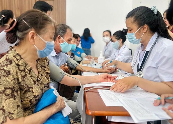 Người dân được khám sức khỏe tại một điểm y tế cơ sở ở TP Hồ Chí Minh (ảnh internet).