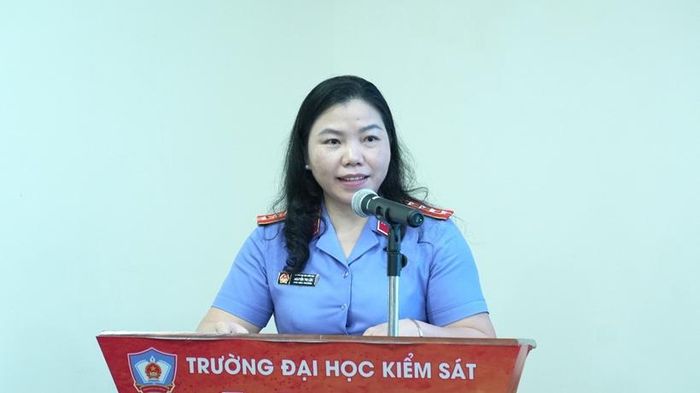 TS. Nguyễn Thị Lộc, Phó Hiệu trưởng Trường Đại học Kiểm sát phát biểu bế giảng khóa tập huấn.