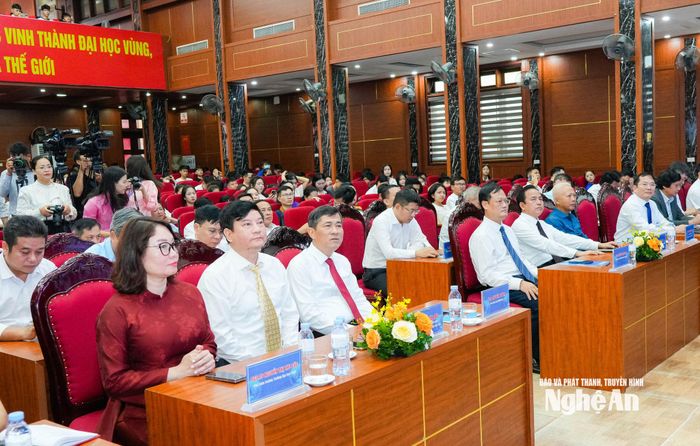 Các đại biểu tham dự chương trình. Ảnh: TL