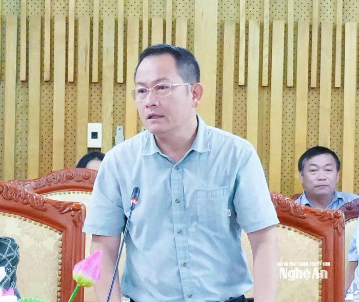 Phó Giám đốc Sở Y tế Nghệ An Nguyễn Hữu Lê tiếp thu, giải trình ý kiến thẩm tra liên quan đến dự án.