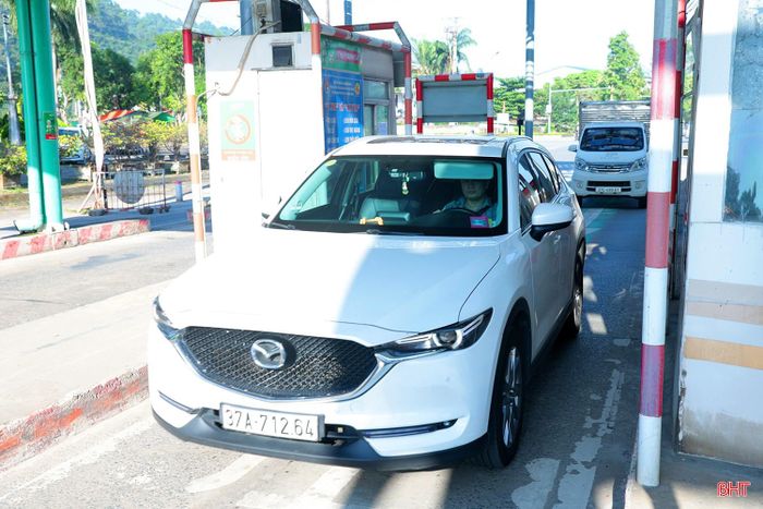 20/10 là ngày đầu tiên quyết định của Cục Đường bộ Việt Nam về việc tạm dừng thu phí dịch vụ sử dụng đường bộ Trạm thu phí Bến Thủy và Trạm thu phí Bến Thủy 2 trong 30 ngày có hiệu lực.