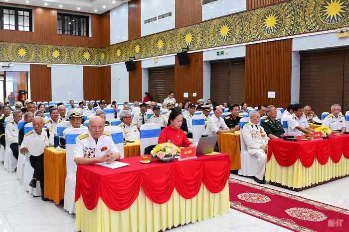 Đại biểu dự buổi gặp mặt.