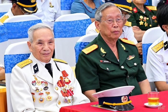 Cựu chiến binh tham gia tại buổi gặp mặt kỷ niệm 65 năm ngày mở đường Hồ Chí Minh trên biển.
