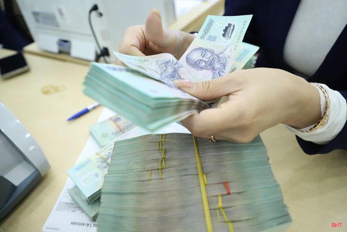 Lãi suất cho vay của ngân hàng vẫn ở mức cao, tác động tới hoạt động sản xuất - kinh doanh của doanh nghiệp.
