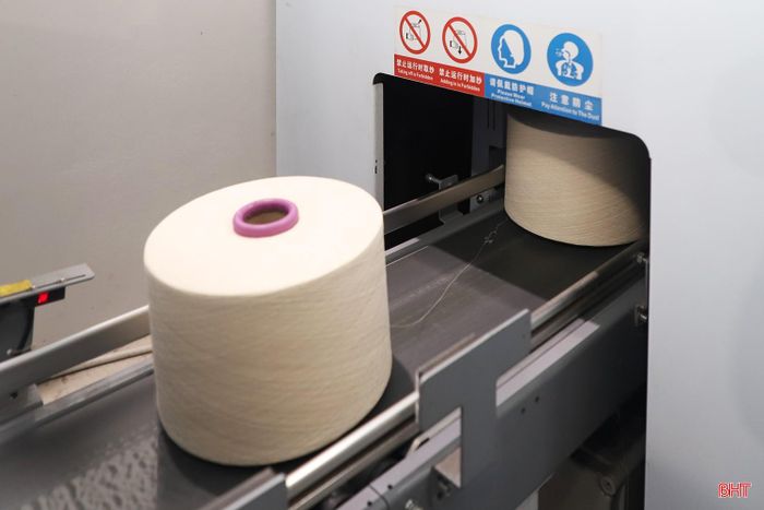 Dây chuyền sản xuất tại Công ty CP Sợi Nghệ Tĩnh.