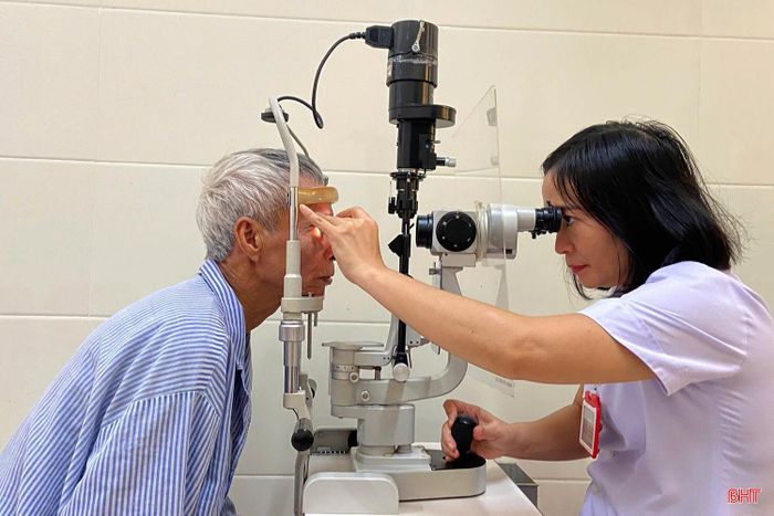 Già hóa dân số nhanh đặt ra nhiều áp lực trong công tác chăm sóc sức khỏe.