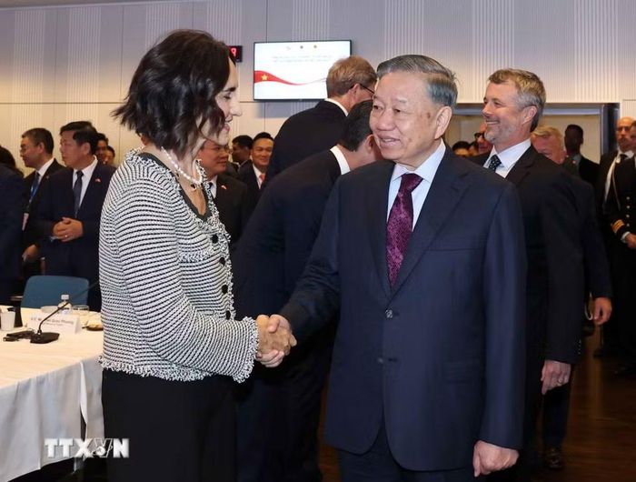 Tổng Bí thư, Chủ tịch nước Tô Lâm và Nhà Vua Đan Mạch Frederik X dự cuộc gặp gỡ lãnh đạo một số doanh nghiệp tiêu biểu của Đan Mạch. (Ảnh: Thống Nhất/TTXVN)