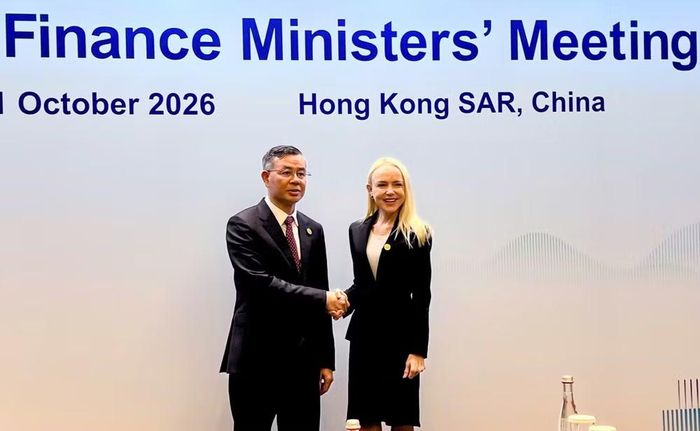 Bộ trưởng Bộ Tài chính Ngô Văn Tuấn và Thứ trưởng Bộ Tài chính Hoa Kỳ Erin Browne tại buổi làm việc. (Ảnh: BTC)
