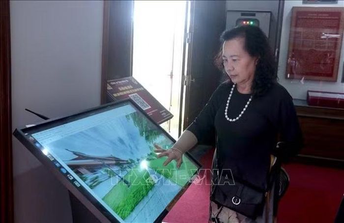 Hệ thống số hóa tích hợp hình ảnh 360 độ giới thiệu toàn cảnh Khu lưu niệm Anh hùng liệt sĩ Công an nhân dân Bùi Thị Cúc. Ảnh: Đinh Văn Nhiều/TTXVN