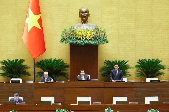 Phó Chủ tịch Quốc hội Nguyễn Khắc Định phát biểu trong phiên họp sáng 19/10/2026. Ảnh: Doãn Tấn/TTXVN