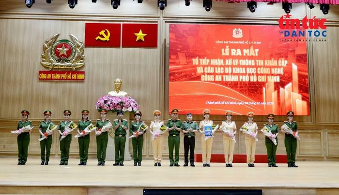Ra mắt tổ tiếp nhận thông tin khẩn cấp.