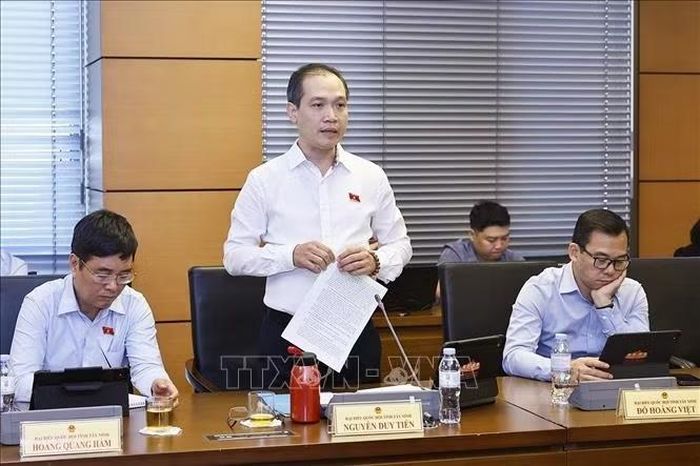 Đại biểu Quốc hội tỉnh Tây Ninh Nguyễn Duy Tiến phát biểu. Ảnh: Doãn Tấn/TTXVN