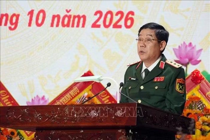 Thượng tướng Nguyễn Văn Gấu, Ủy viên Trung ương Đảng, Thứ trưởng Bộ Quốc phòng phát biểu tại buổi lễ.