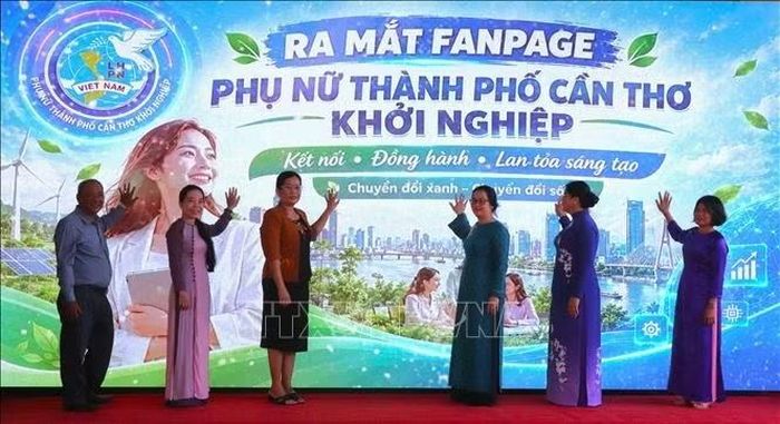 Ra mắt trang Fanpage phụ nữ khởi nghiệp. Ảnh: Nguyễn Hằng/TTXVN