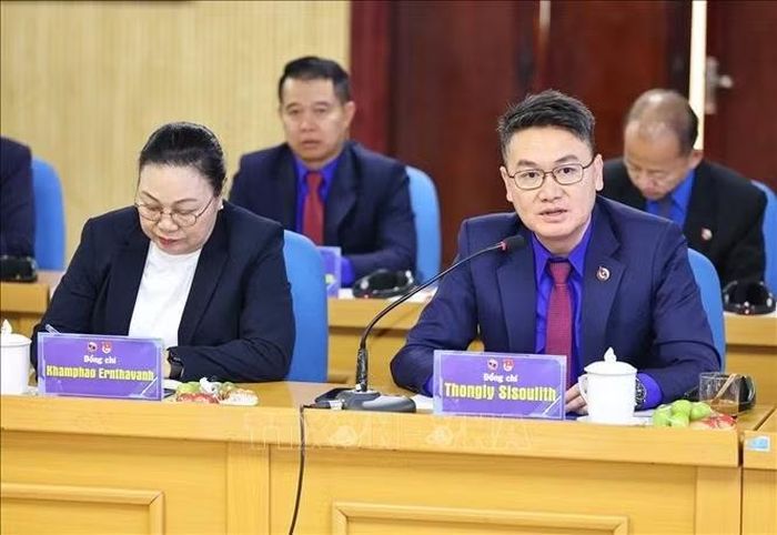 Đồng chí Thongly Sisoulith, Ủy viên Ban Chấp hành Trung ương Đảng Nhân dân Cách mạng Lào, Bí thư Ban Chấp hành Trung ương Đoàn TNNDCM Lào phát biểu. Ảnh: Minh Đức/TTXVN