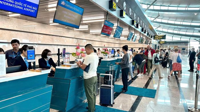 Trong 9 tháng qua, Cảng hàng không quốc tế Phú Bài phục vụ khoảng 1,61 triệu lượt hành khách, đạt 76,87% kế hoạch năm.