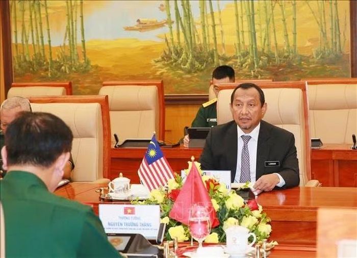Ngài Datuk Lokman Hakim Ali, Tổng Thư ký Quốc phòng Malaysia phát biểu. Ảnh: Trọng Đức/TTXVN