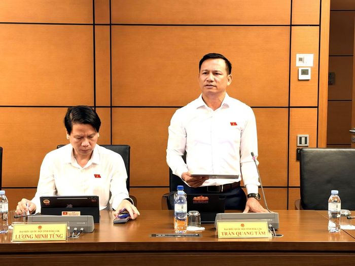 Đại biểu Trần Quang Tâm (Đoàn ĐBQH Đắk Lắk) phát biểu thảo luận tại tổ.