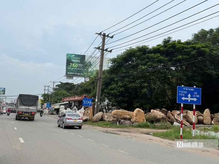 Tuyến metro số 2 sau đó chuyển hướng đi qua khu vực địa phận Thủ Đức.