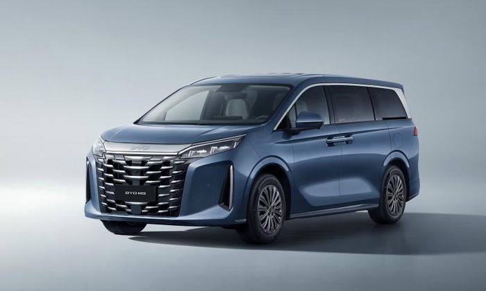 Với giá bán 2-2,4 tỷ đồng tại Việt Nam, BYD M9 mang đến lựa chọn mới ở nhóm MPV cao cấp, nơi vốn có sự hiện diện của Mercedes-Benz V-Class hay Toyota Alphard. Ảnh: BYD.